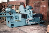 Mitfahrende Rohrtrennschleifmaschine Mitfahrende Rohrtrennschleifmaschine